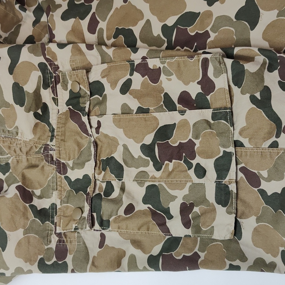 Levi Strauss & Co. Loose fit Camo Cargo Shorts. Size 40 - Picture 15 of 15